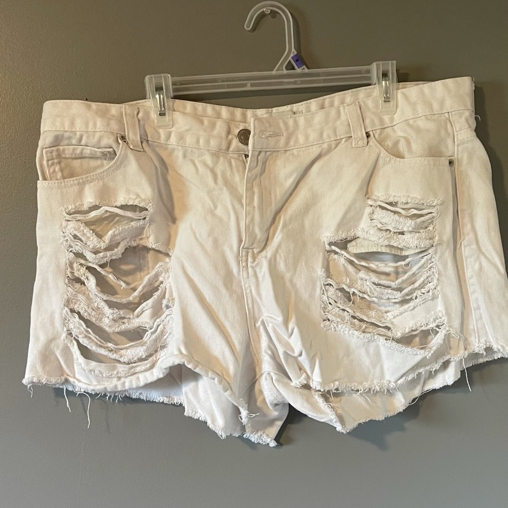 White forever 21 plus size booty shorts
